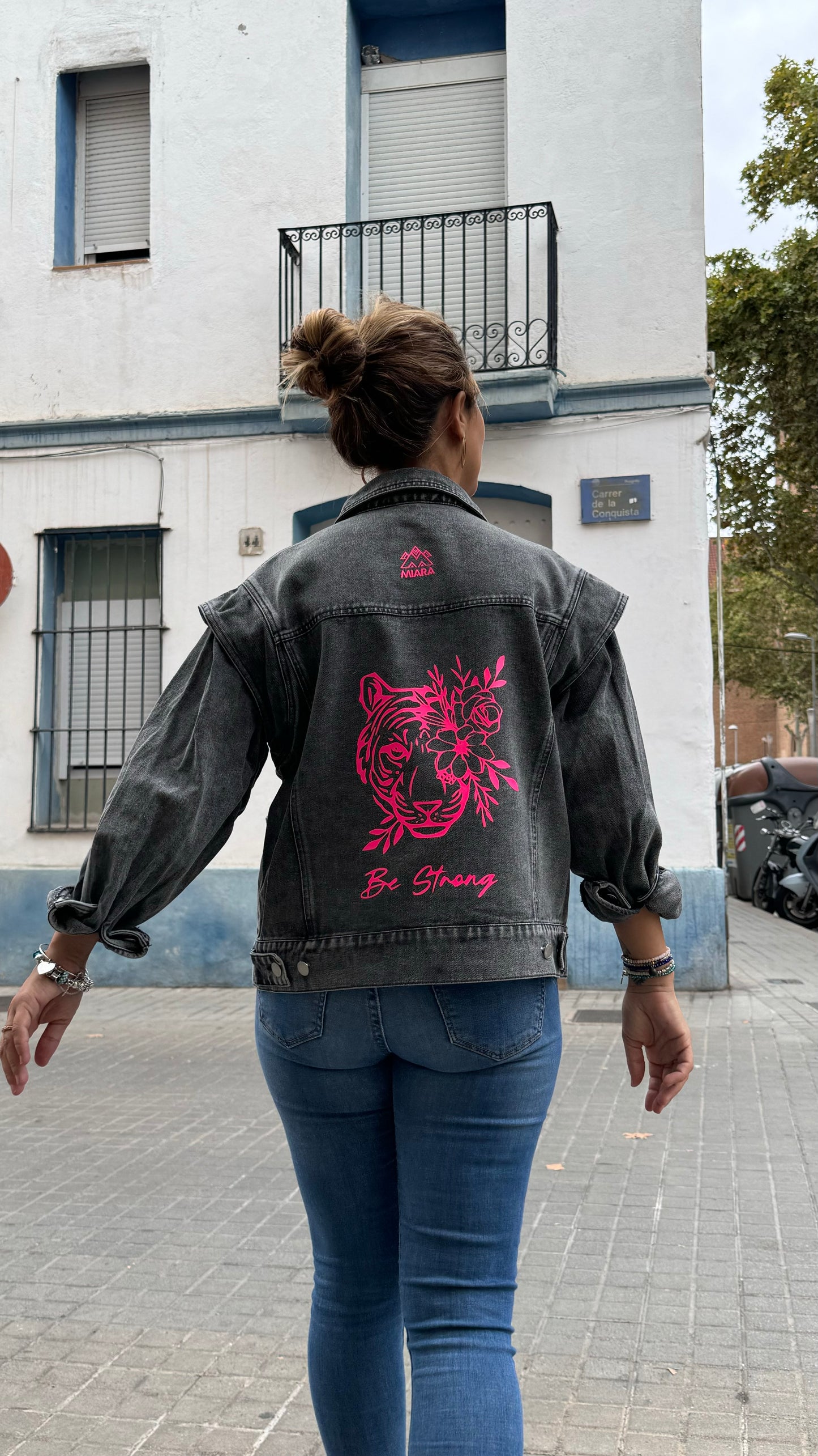 Cazadora Mujer Be Strong